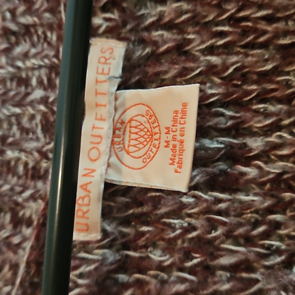 Soft Urban Outfitters Sweater - Picture 5 of 7